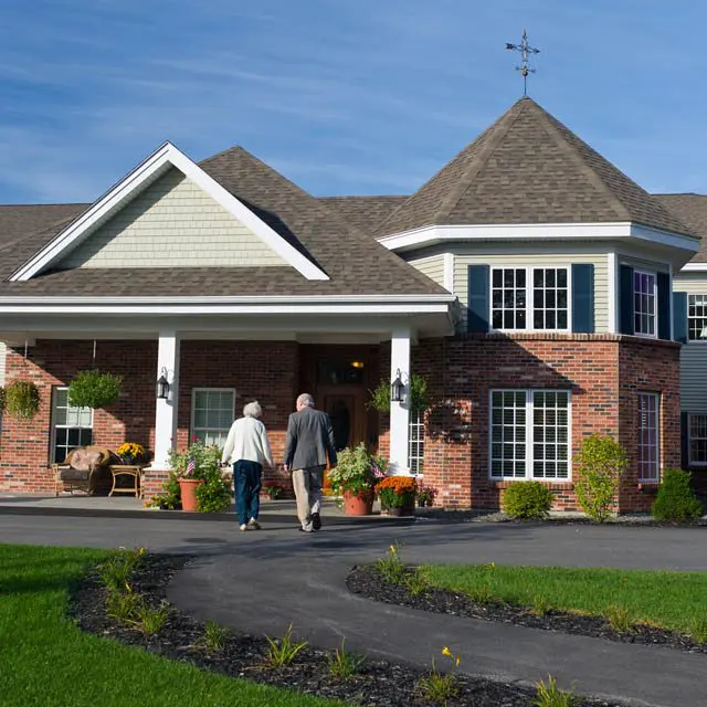 Woodlands_Senior_Living_Outside