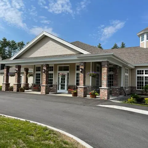 Woodlands_Senior_Living_Outside